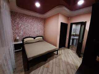 Мини-отель Mini-hotel Умань Двухместный с 1 кроватью или 2 отдельными кроватями и душем-2
